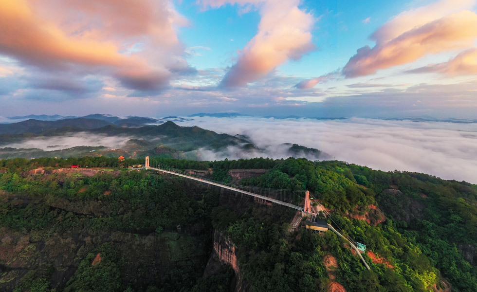 云涌鵲橋