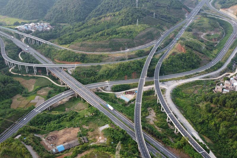 河池至百色高速公路。