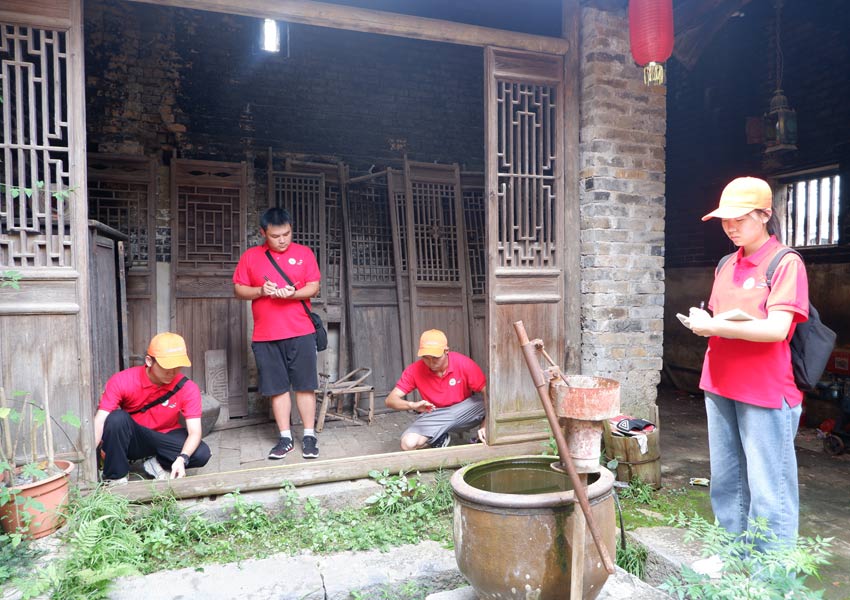 老屋拯救，現(xiàn)場勘察。