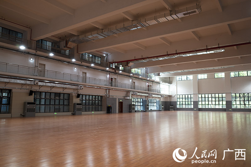 綜合訓(xùn)練館內(nèi)部。人民網(wǎng) 覃心攝