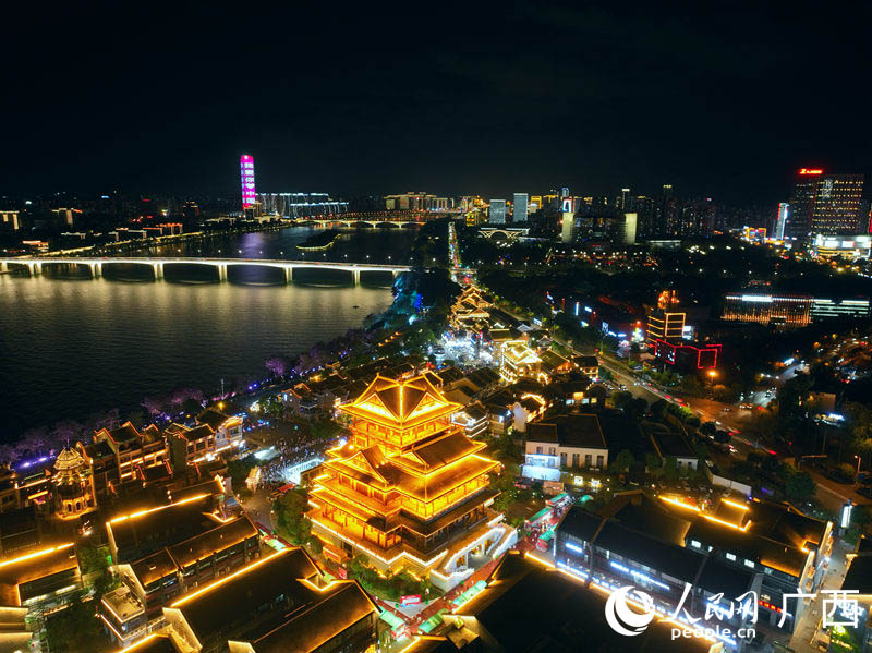 夜景迷人的柳州窯埠古鎮(zhèn)。人民網(wǎng) 付華周攝