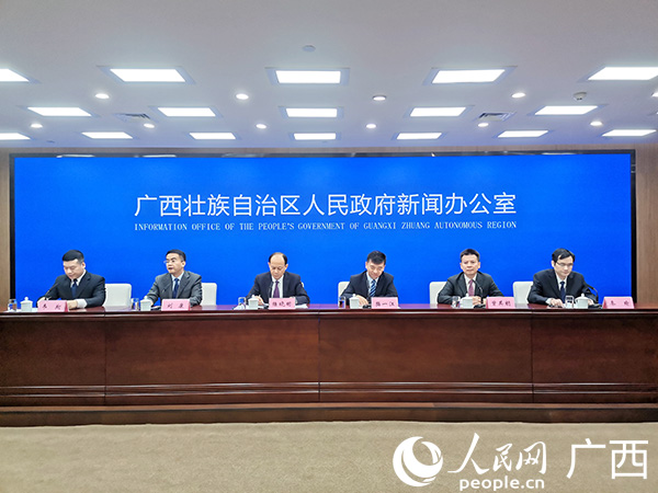 新聞發(fā)布會現(xiàn)場。人民網(wǎng) 黃子婧攝