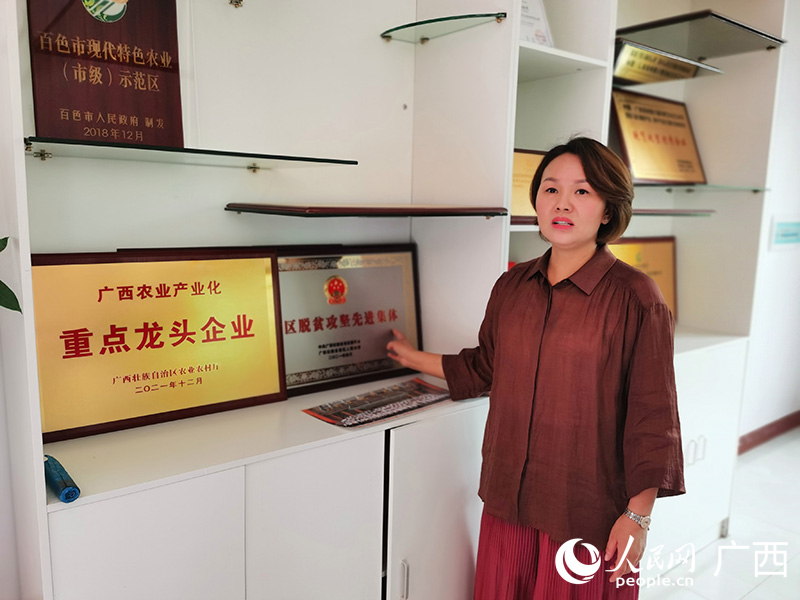 金桔利貢柑產(chǎn)業(yè)園種植能人鄧迎春。人民網(wǎng) 付華周攝