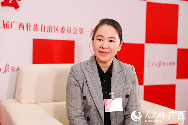 覃曼東接受專訪。人民網(wǎng)記者 嚴(yán)立政攝