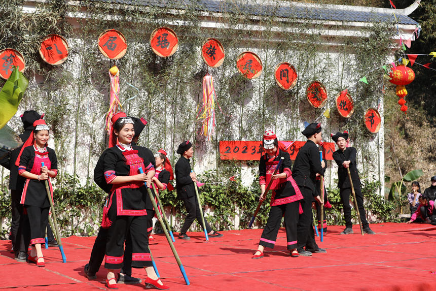 特色民俗表演。