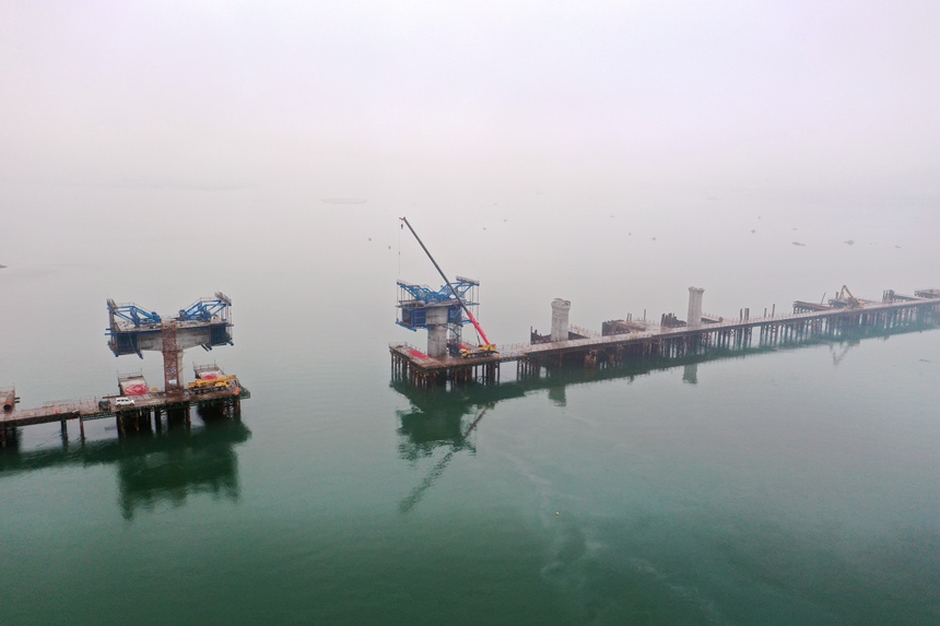 施工中的西灣跨海雙線特大橋。張帥攝