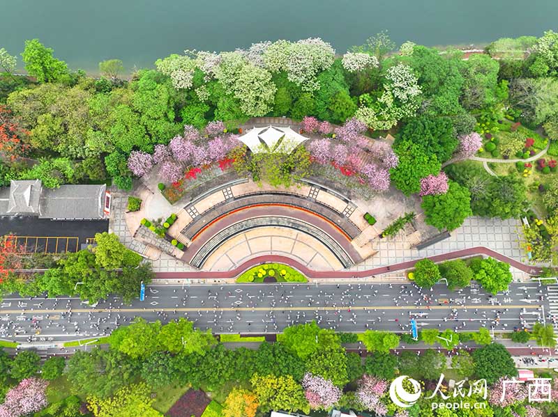 沿途賽道美景如畫。人民網(wǎng) 付華周攝