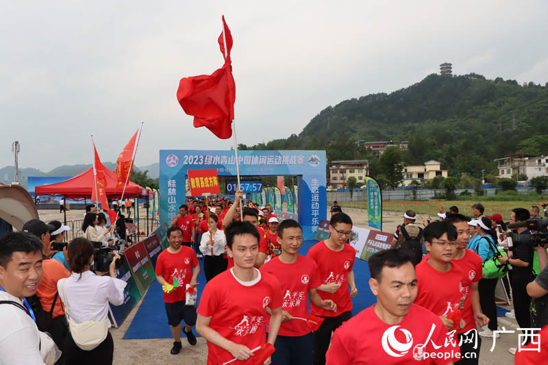 平安歡樂跑。人民網(wǎng) 付華周攝