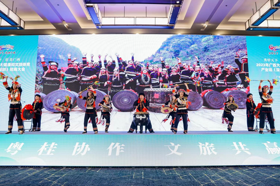 河池市文化特色演出。趙偉貴攝