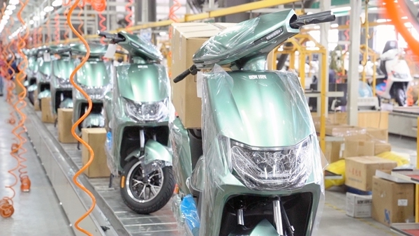 電動車生產(chǎn)、組裝車間。岑記華攝