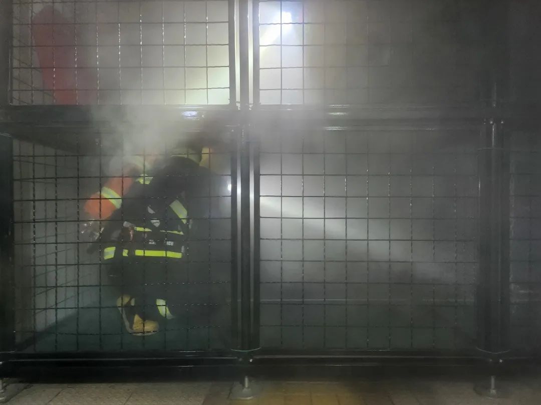 真煙真火訓(xùn)練。