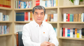 廣西商務(wù)廳廳長楊春庭：上半年廣西外貿(mào)進(jìn)出口頂住壓力 實(shí)現(xiàn)穩(wěn)健增長
