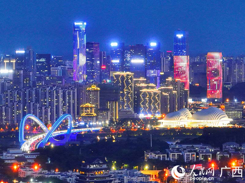 南寧市五象總部基地。人民網(wǎng) 付華周攝