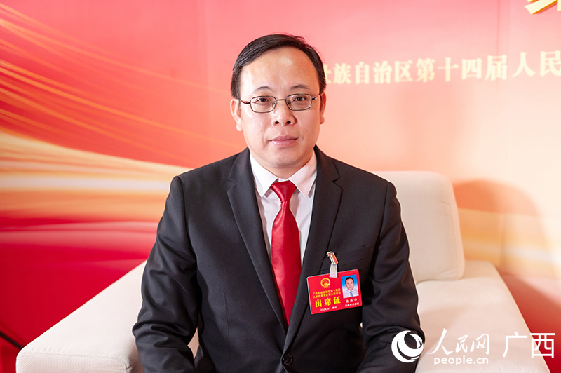 余浩學(xué)代表接受專訪。人民網(wǎng)記者 嚴(yán)立政攝