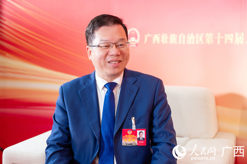 賀祖斌委員接受專訪。人民網(wǎng)記者 嚴立政攝