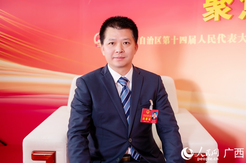 肖利富代表接受專訪。人民網(wǎng)記者 嚴(yán)立政攝