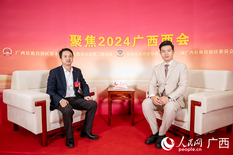 張海兵代表接受專訪。人民網(wǎng)記者 嚴立政攝