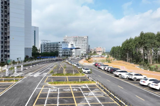 規(guī)劃好的生態(tài)停車場。吳禎浪攝