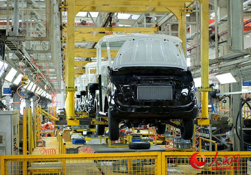 五菱非道路車生產(chǎn)線。人民網(wǎng) 雷琦竣攝