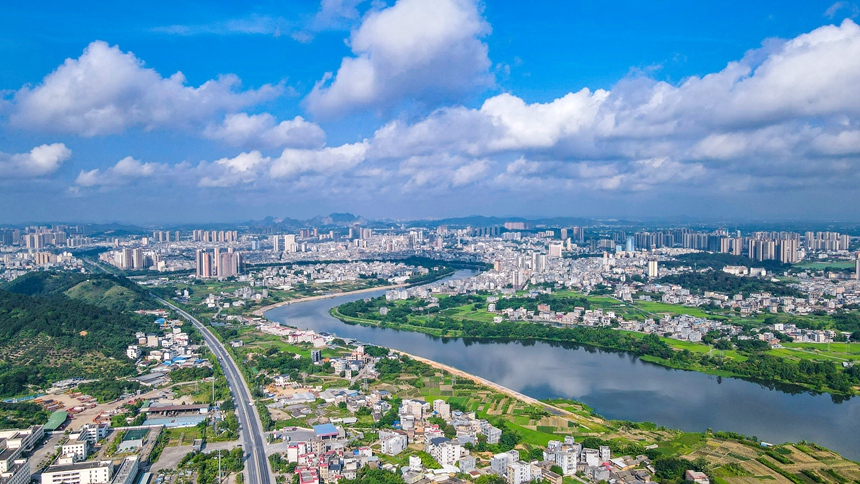 一江圭水向北流。鄒明廣攝