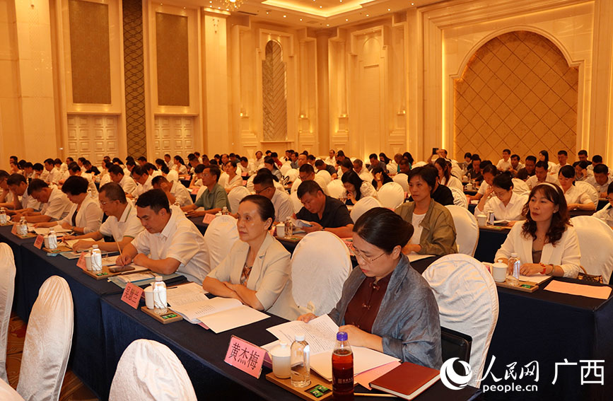 會(huì)議現(xiàn)場(chǎng)。人民網(wǎng) 付華周攝