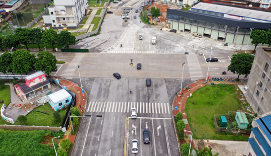 八步區(qū)江南街道：將“鬧心路”變“連心路”