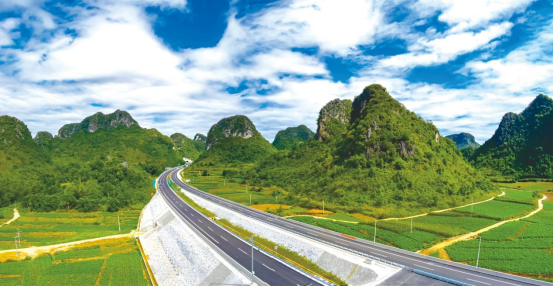 岳圩口岸聯(lián)線公路項目。