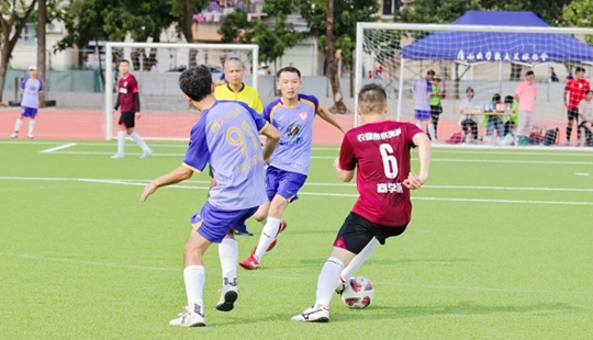 “藍(lán)天口腔”杯2024年廣西大學(xué)第五屆校友足球聯(lián)賽開幕
