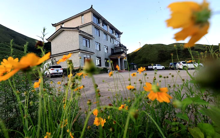 南山旅游公路旁的一家農(nóng)家樂