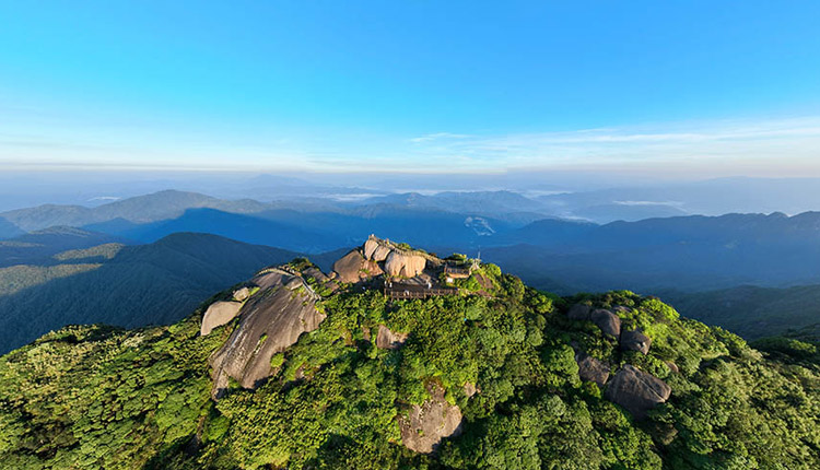 “廣西封面”調(diào)研行：登頂華南之巔 一覽眾山小