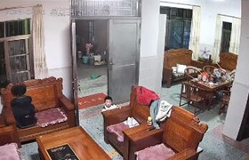 一聲寶貝換來“警娃”34聲爸爸