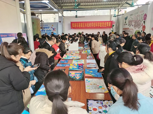 成果展設(shè)置在老鍋爐房，增強現(xiàn)場的互動性。
