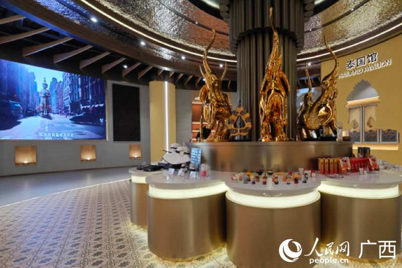 中國—東盟特色商品匯聚中心泰國館。人民網(wǎng)記者 嚴(yán)立政攝