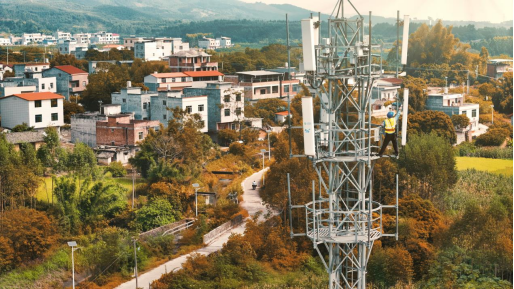 廣西移動(dòng)加速5G基站建設(shè)，織就高速網(wǎng)絡(luò)。區(qū)弘哲攝
