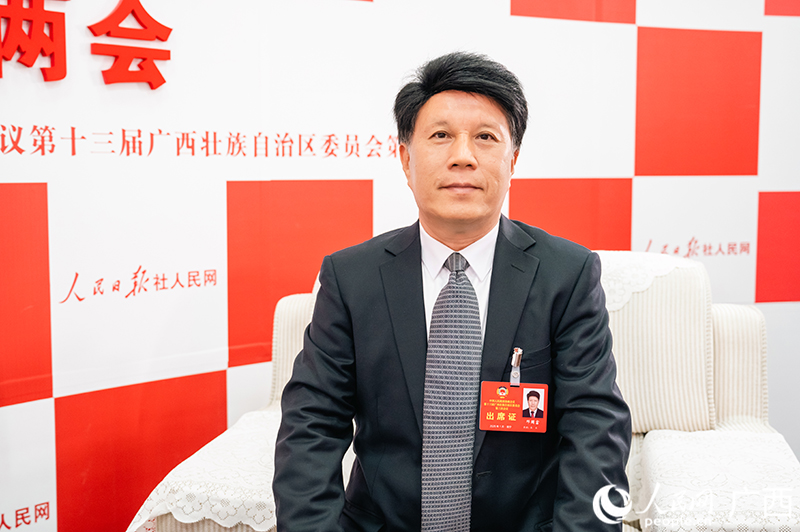 鄧國(guó)富委員接受專訪。人民網(wǎng)記者 嚴(yán)立政攝