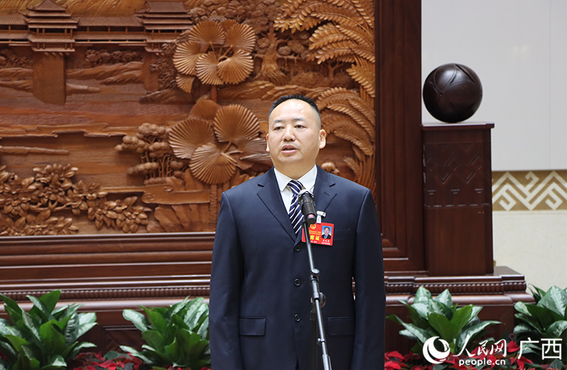 肖遠(yuǎn)貴代表。人民網(wǎng) 馮肖慧攝