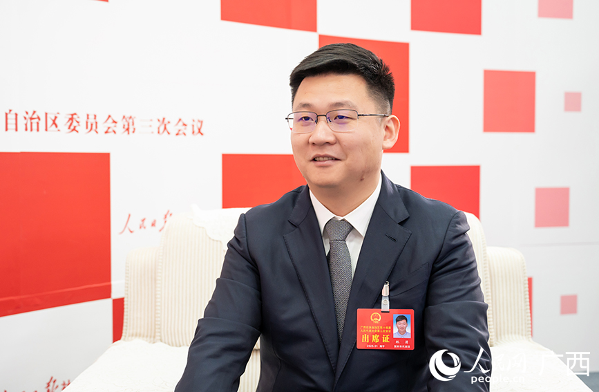 林濤代表接受專訪。人民網(wǎng)記者 嚴立政攝