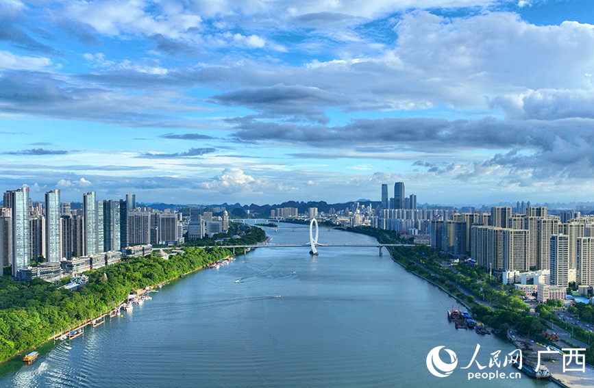 流經(jīng)柳州市區(qū)的柳江。人民網(wǎng) 付華周攝