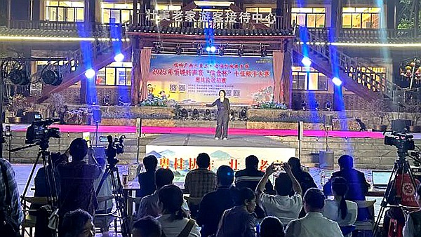 圖為忻城好聲音“十佳歌手”大賽思練片區(qū)初賽現(xiàn)場(chǎng)