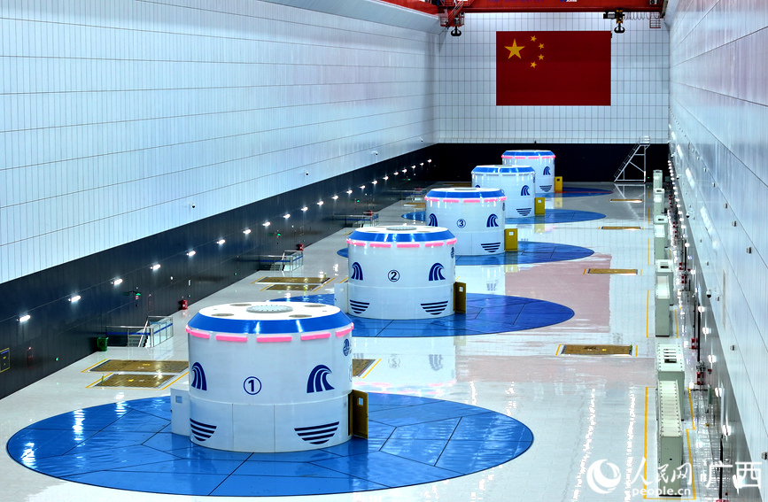 大藤峽水利發(fā)電廠右岸廠房。人民網(wǎng)記者 陳燕攝