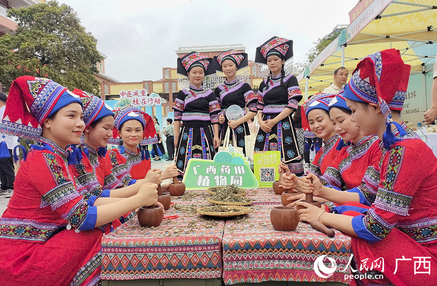 互動體驗(yàn)。人民網(wǎng) 付華周攝