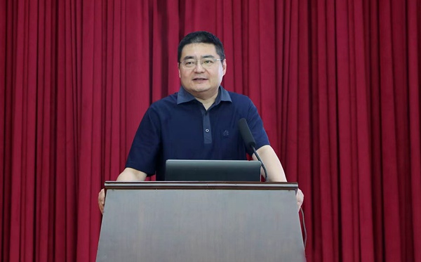 陸春陽作主旨報告。凌建攝