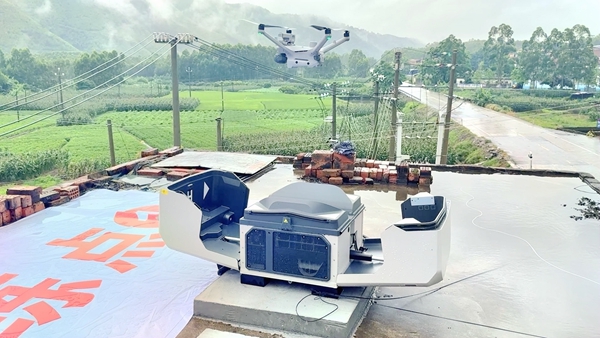 固定機槽無人機起飛。韋艷陽攝