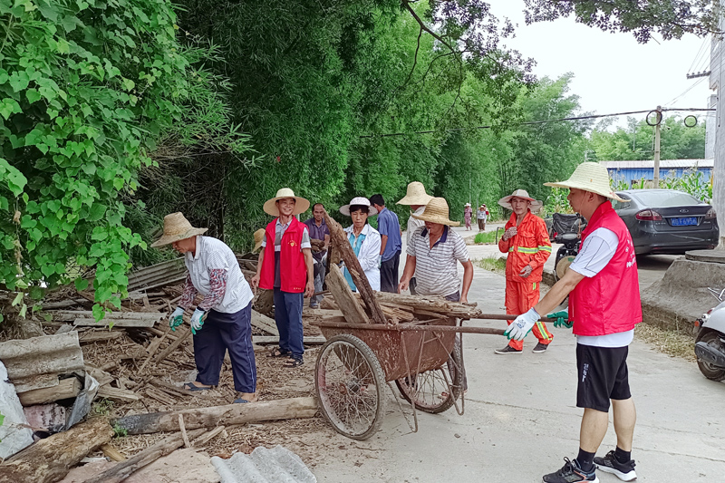 村民主動投工投勞建設和美鄉(xiāng)村。