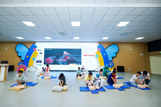 進(jìn)校園