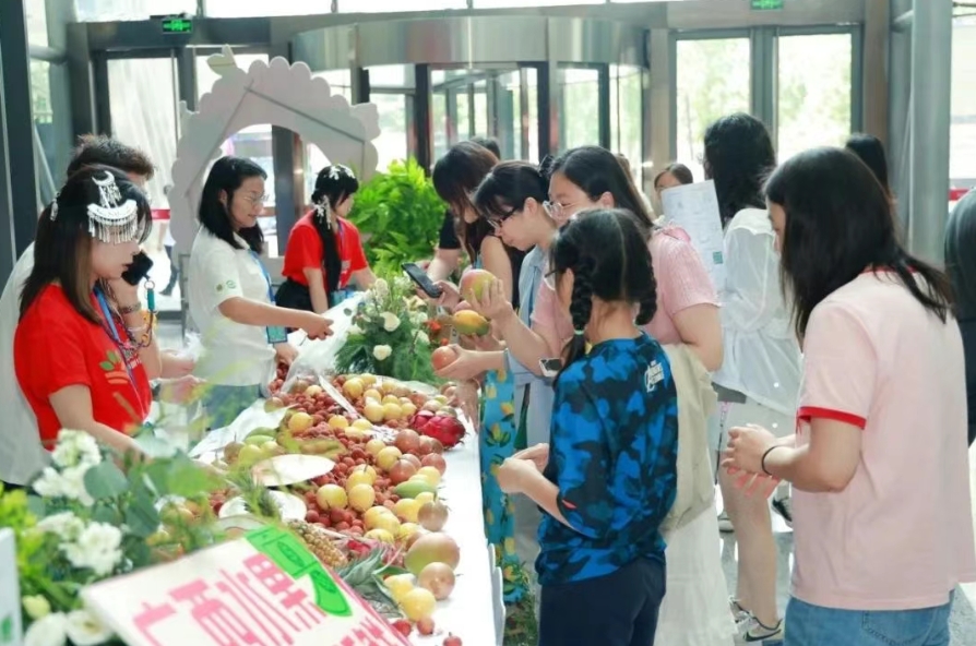 品鑒荔枝、芒果等廣西優(yōu)質(zhì)水果現(xiàn)場(chǎng)