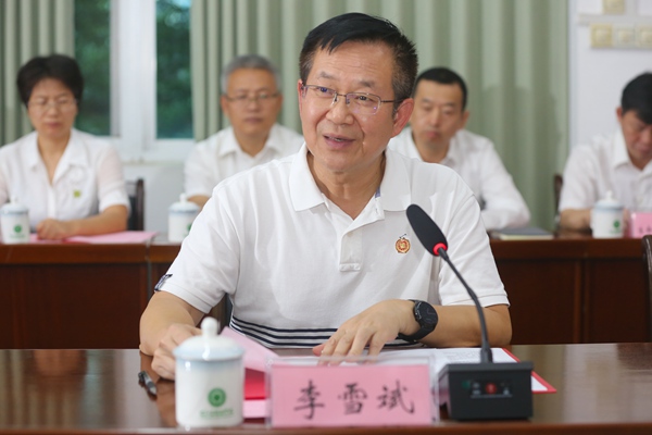 右江民族醫(yī)學(xué)院黨委書記李雪斌致歡迎辭。麻霄漢攝