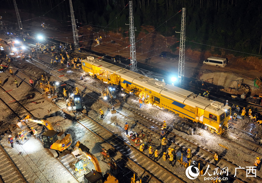 馬皇站第一階段站改施工現(xiàn)場(chǎng)。