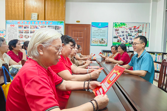 人大代表聽取老人們的心聲