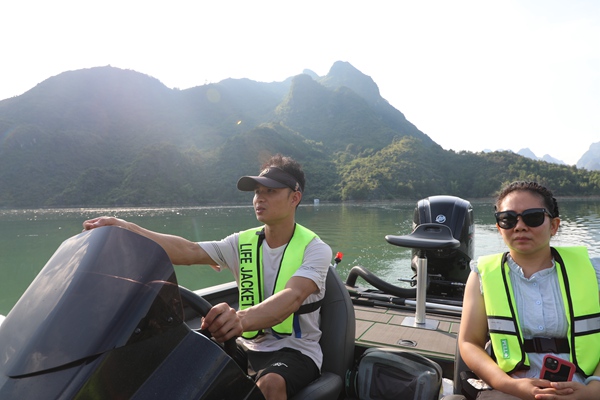 周明亮郭靜夫婦駕船在事發(fā)水域